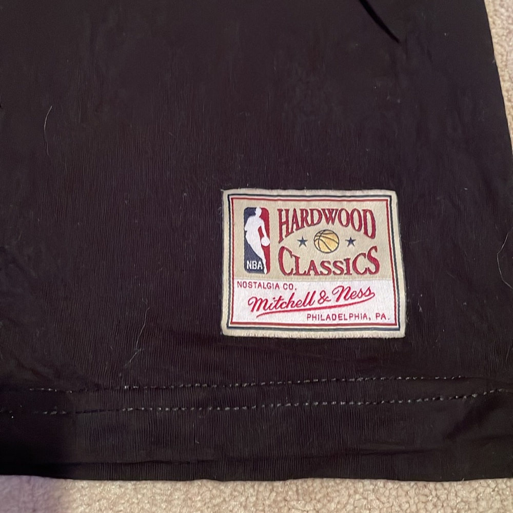 Mitchell & Ness Sixers Allen Iverson T shirt - Picture 3 of 5